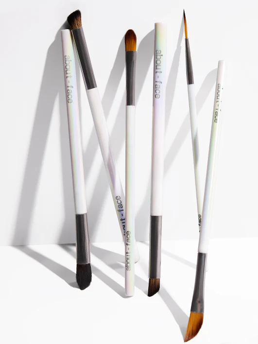 Angled Wing Tip Liner Brush - Image 4